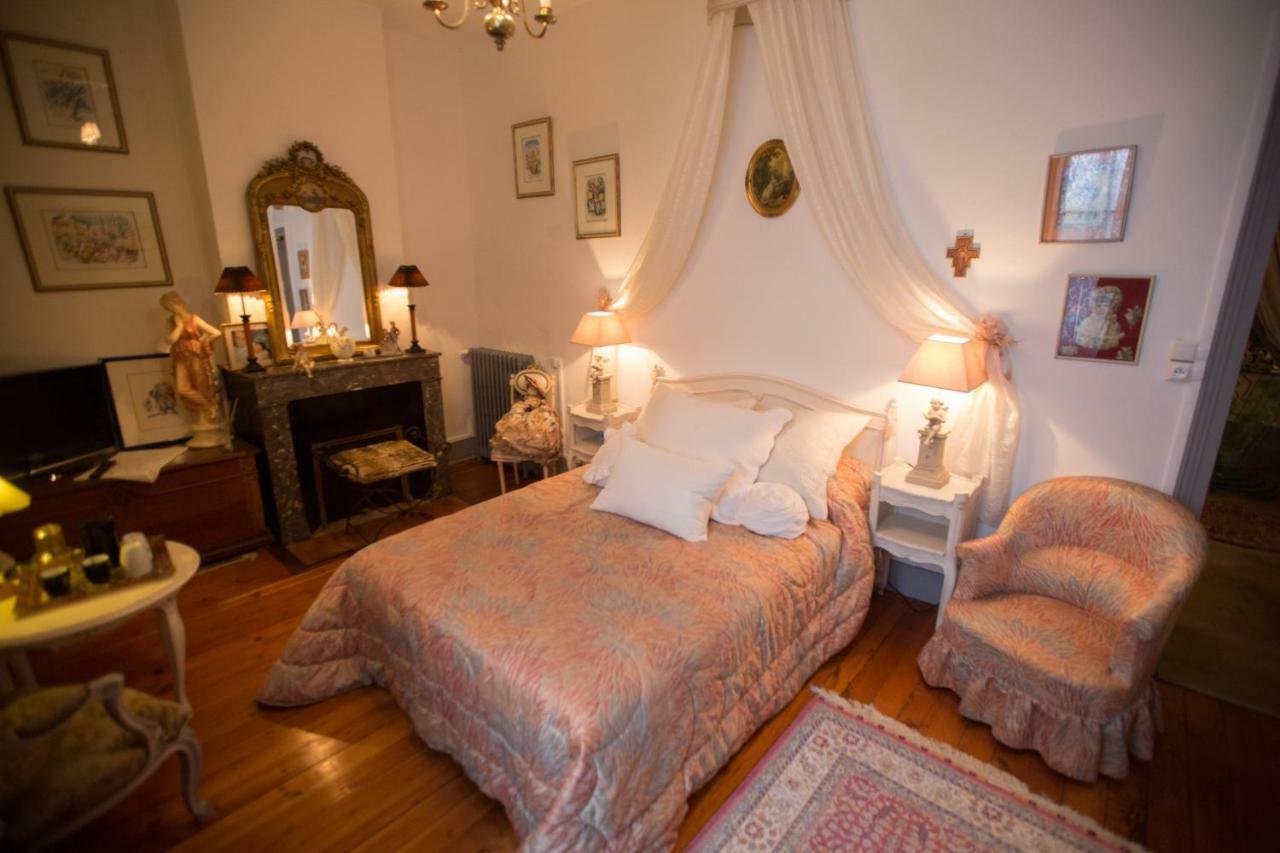 Le Grand Echiquier Hotel Coutras Kültér fotó