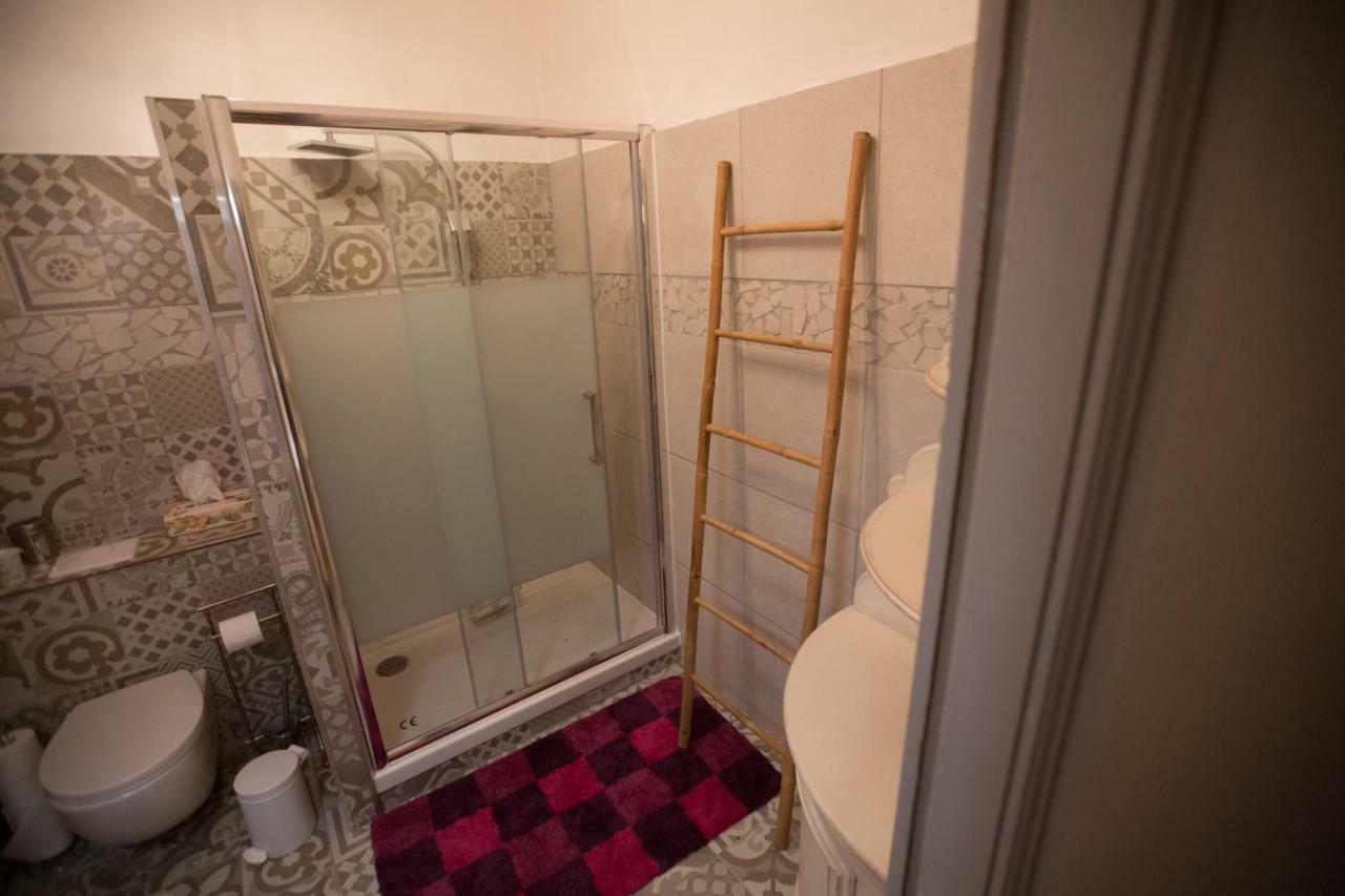Le Grand Echiquier Hotel Coutras Kültér fotó